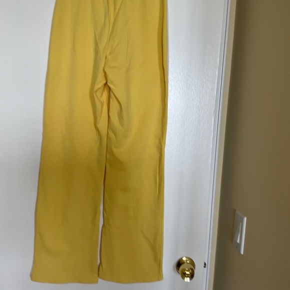 G.W. Sport Activewear Set - Picture 4 of 5